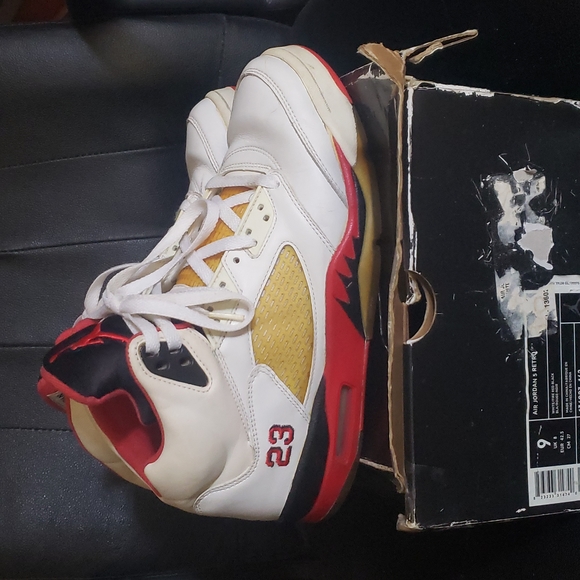 AirJordan 5 Retro "Fire Red" 2006 - Picture 4 of 14